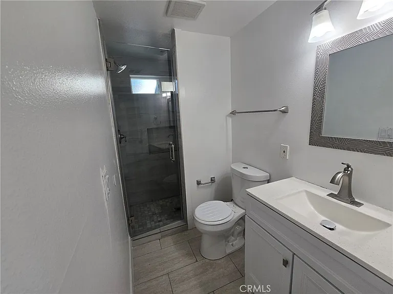 217 E Belmont St — Photo 9