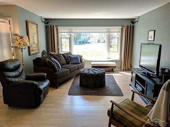 2nd image of 1037 Fischer Dr
