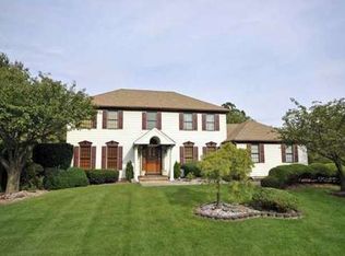 23 Vaughn Dr, Middletown, NJ 07748