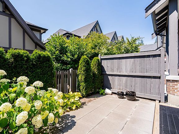 3rd image of 3306 Princeton Ave #88