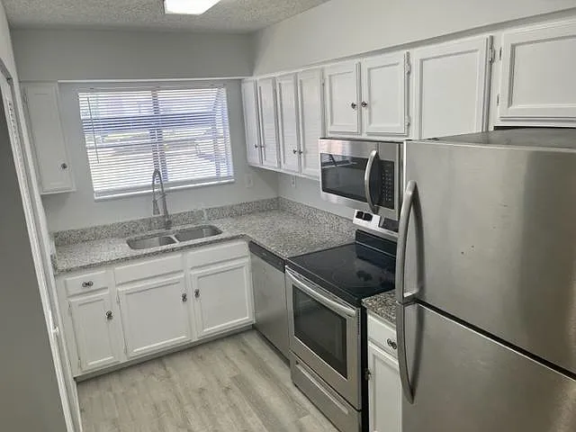 2 bed, 2.5 bath, 1182 sqft, $1,895 — Photo 3