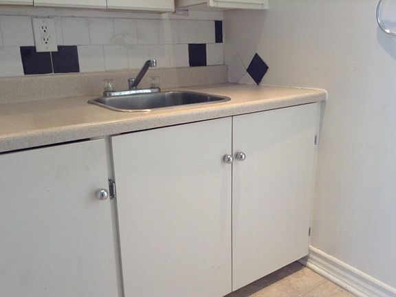 5th image of 731 S New Hampshire Ave APT 1