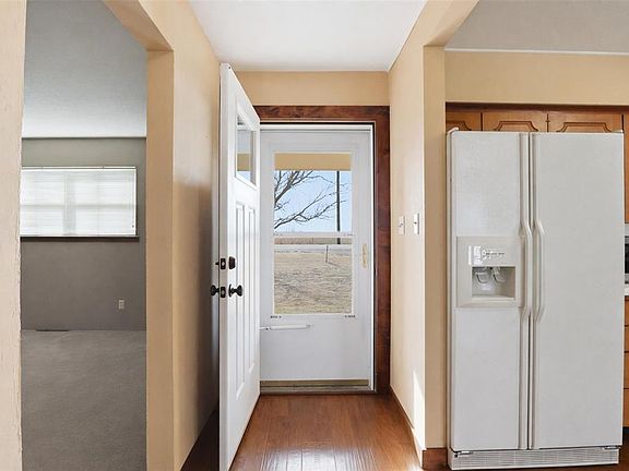 4th image of 2385 Mile 32 Rd