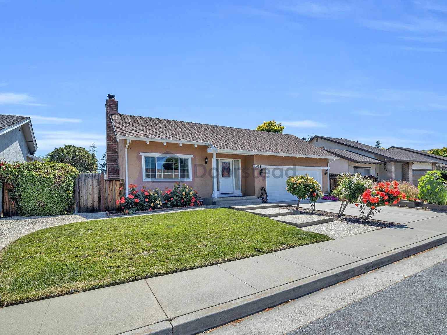 4 bed, 2.0 bath, 1742 sqft, $5,680 — Photo 2