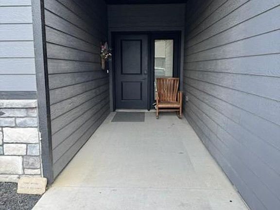 2nd image of 4724 Harrison St