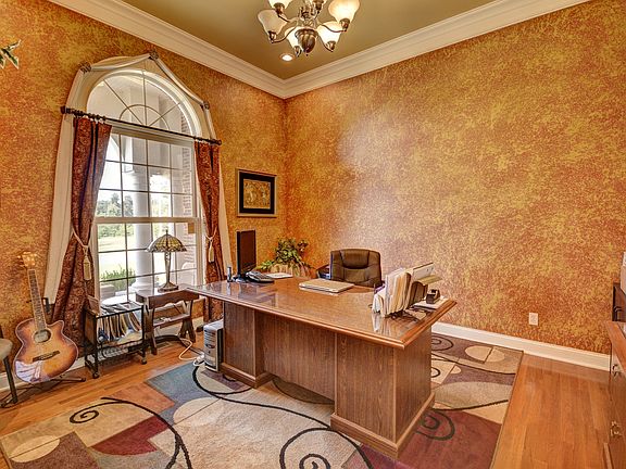 5th image of 2855 Sawgrass Cir