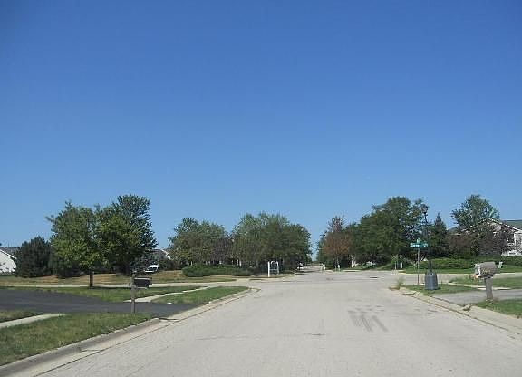 3rd image of 5681 Petworth Dr