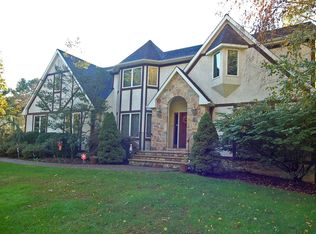 297 Greenbrook Rd, Green Brook, NJ 08812