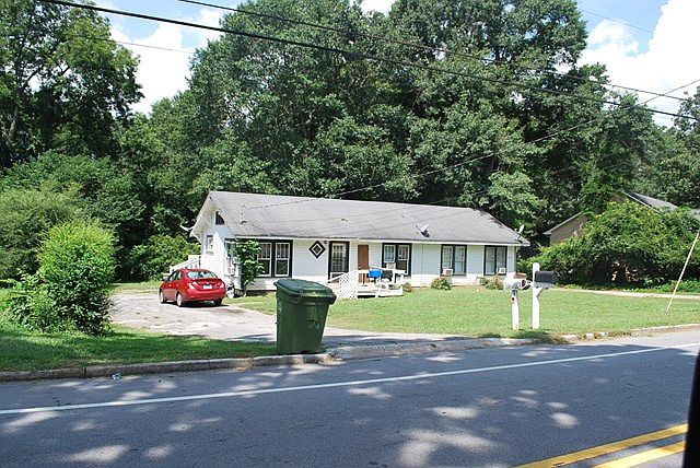 2nd image of 203 Mandeville Ave