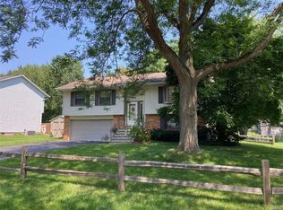 4089 Silverado Dr, Liverpool, NY 13090