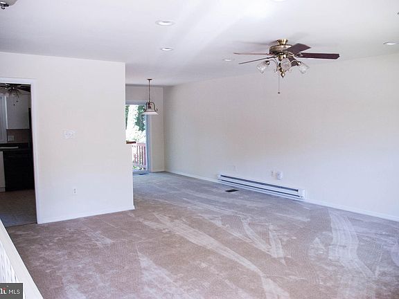 2nd image of 14252 Farmer Ct