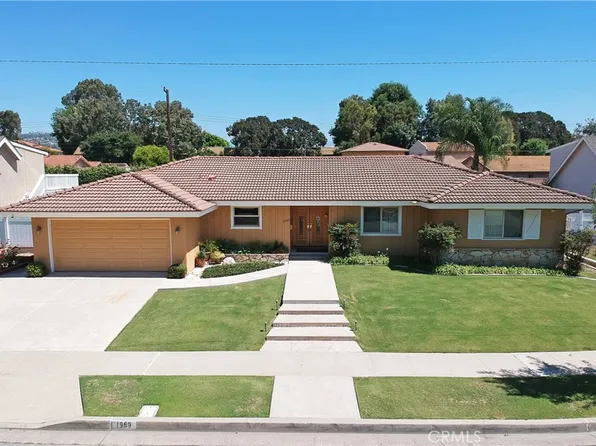 1989 N Greengrove St, Orange, CA 92865