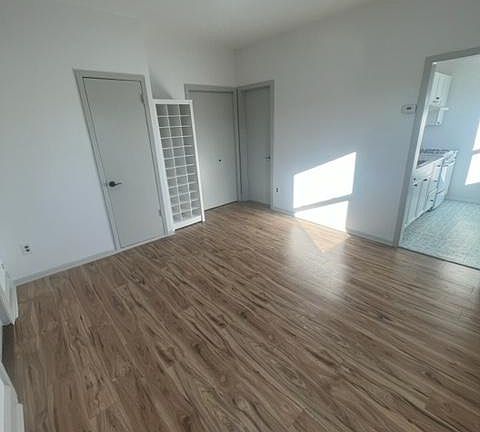 5th image of 46 Bay St Floor 2