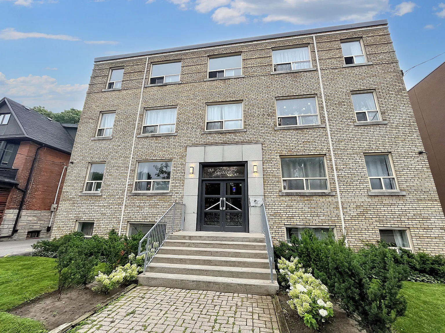 153 Ranleigh Avenue — Photo 3