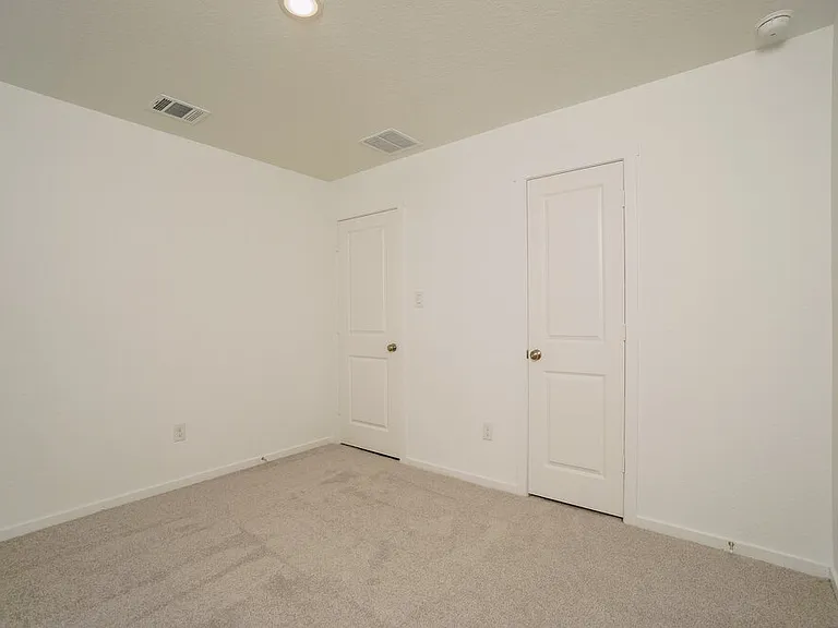 543 Roquefort St — Photo 13