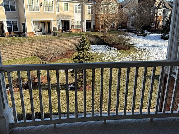 4th image of 43865 Hickory Corner Ter Unit 106