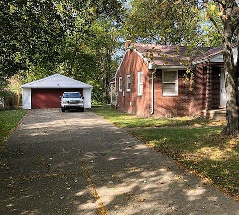 4th image of 21301 Sherman Ave