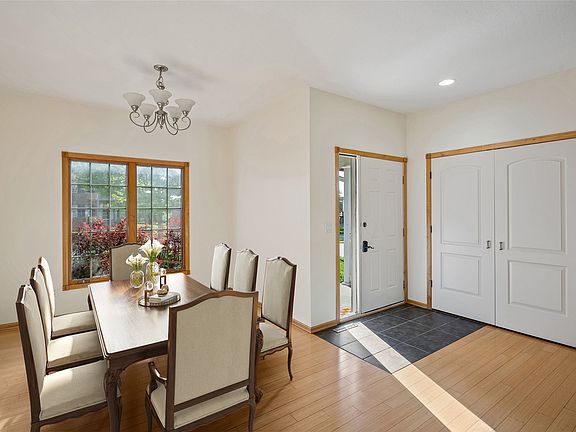 3rd image of 4114 Belair Dr