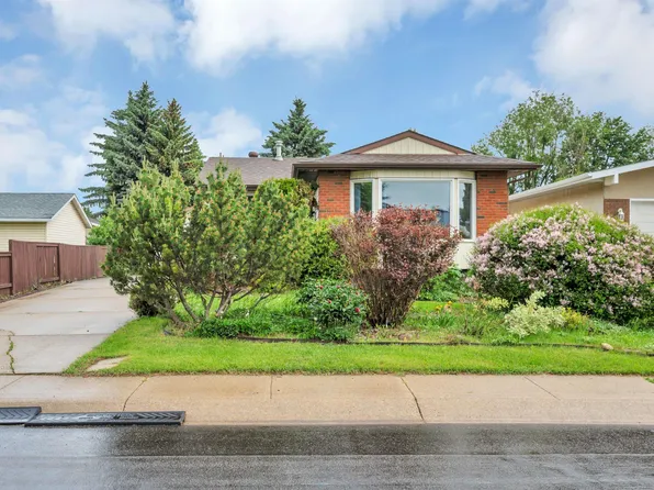 4524 20a Ave NW, Edmonton, AB T6L 2Z5