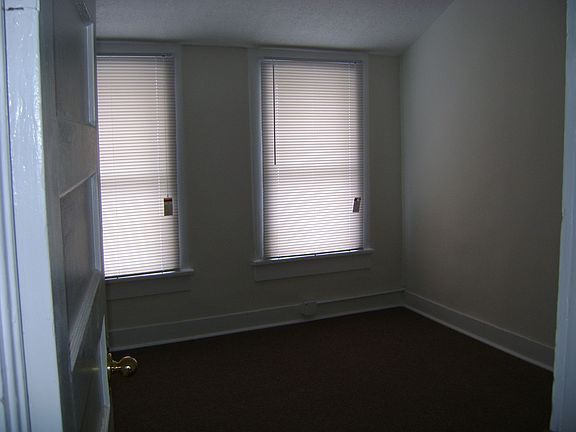 5th image of 518 Midland St