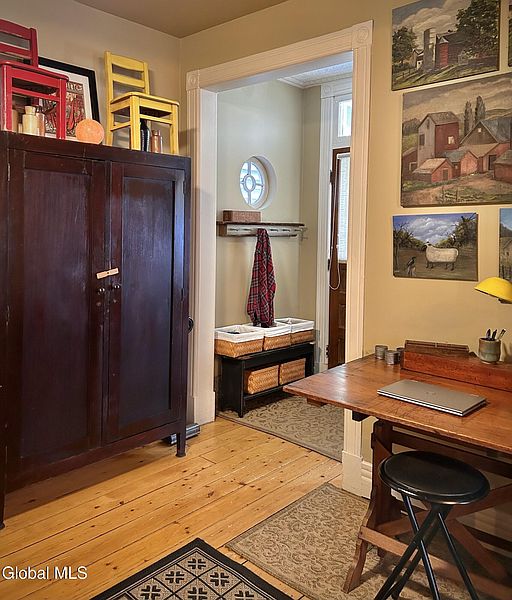 5th image of 12 Parkview Court