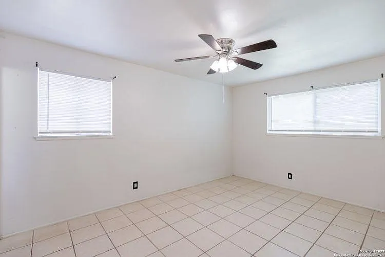 3 bed, 1655 sqft, $1,600 — Photo 4