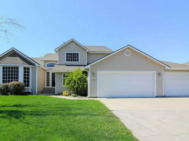 1757 Maui Dr — Photo 7