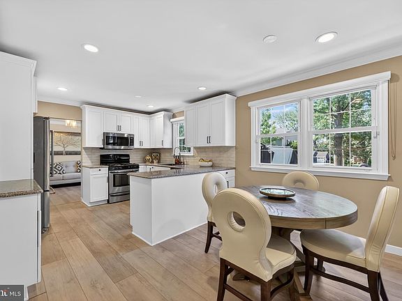 5th image of 1758 Fireside Ln
