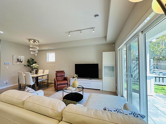 4th image of 7180 Lechow St #32