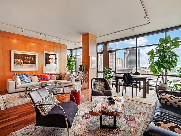 2nd image of 300 Walnut St #2205