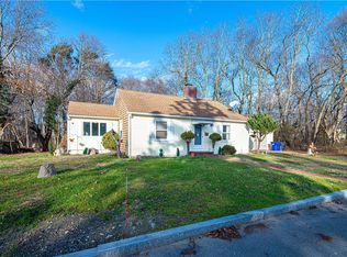 40 Dyer St, Warren, RI 02885