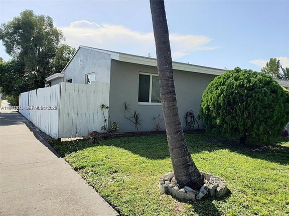 2nd image of 804 N 20th Ct