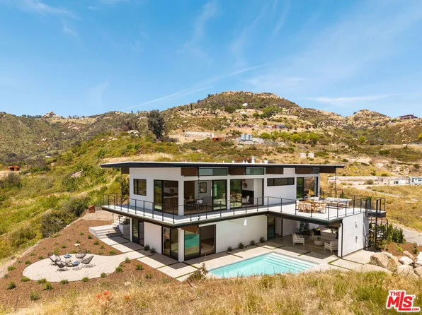 2165 E Little Las Flores Rd, Topanga, CA 90290