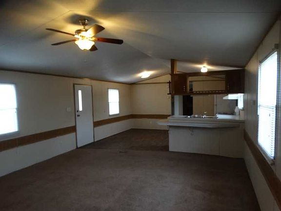 4th image of 21314 E 3rd Dr S
