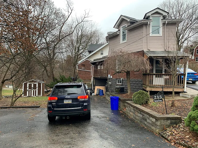 215 Rockwood Ave — Photo 1