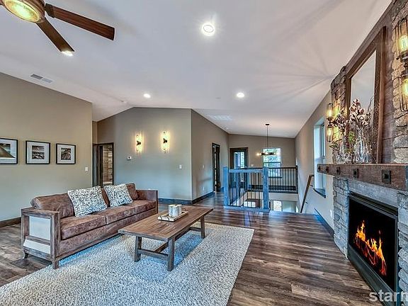 3rd image of 2015 Pooewin St