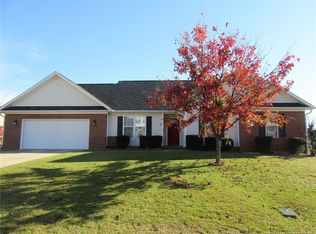 4425 Rose Meadow Dr, Hope Mills, NC 28348