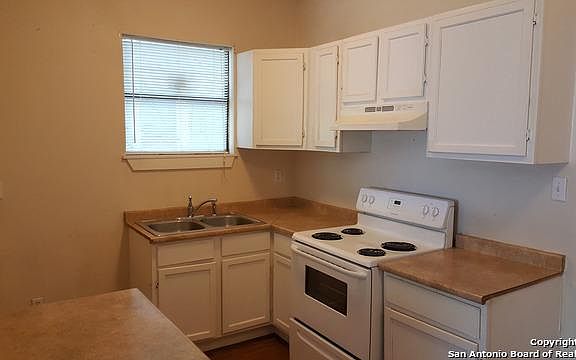 4th image of 147 Halliday Ave #2