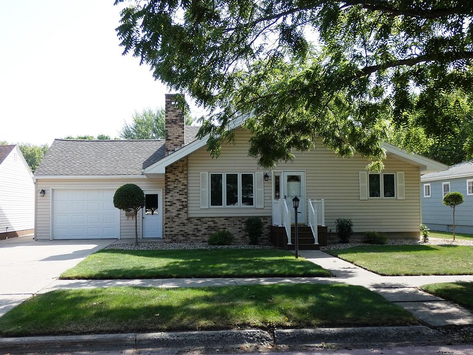 1st image of 2833 Oak Ave