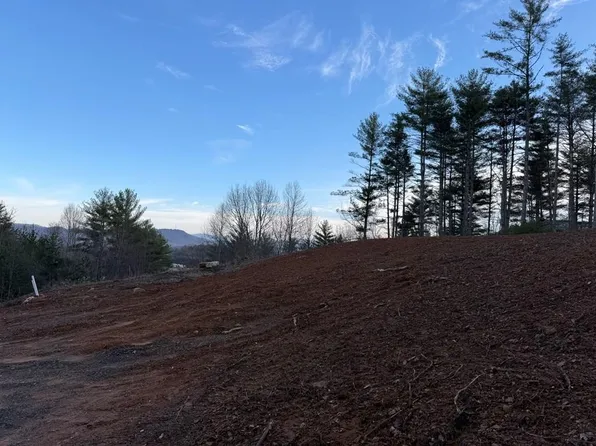 27 Laurel Ln, Topton, NC 28781