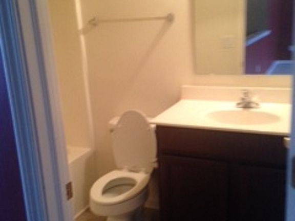 2nd Floor Hall Bath