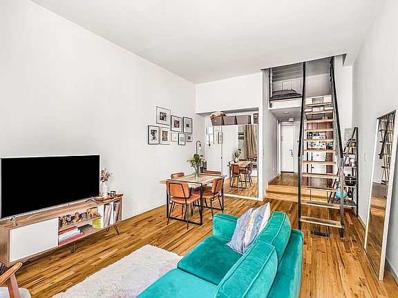 2nd image of 184 Thompson St APT 1B