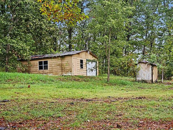 4th image of 23933 E 865th Rd