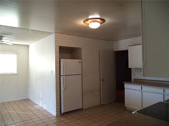 4th image of 412 S Jones Blvd