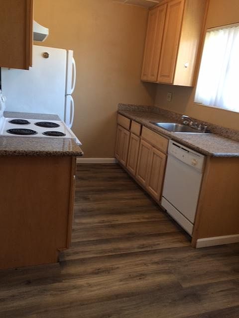 2nd image of 220 Albion Ave APT H
