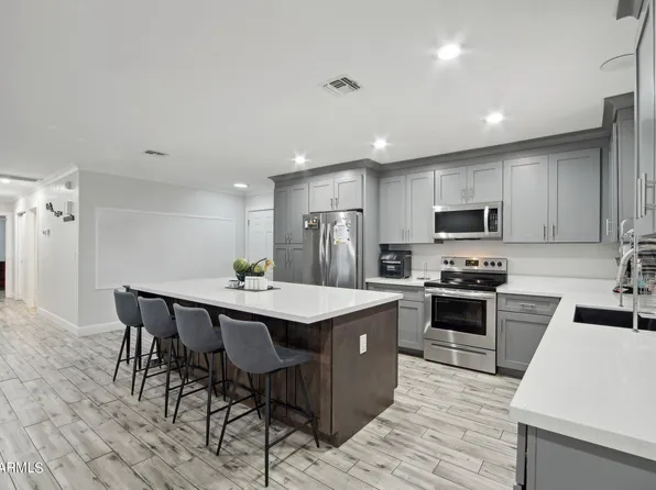 125 E JASMINE Street, Mesa, AZ 85201