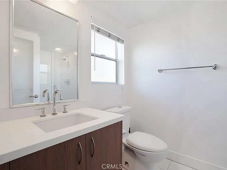 12837 Moorpark St #405 — Photo 19