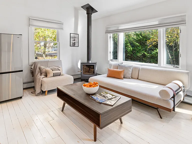 7 Bay Ave — Photo 5