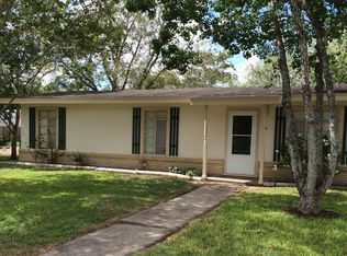 3201 Cedar St, Victoria, TX 77901