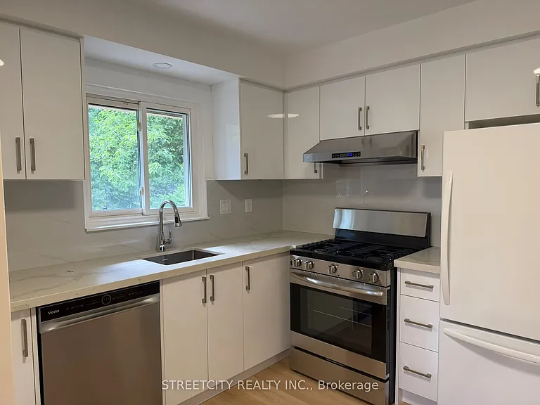444 Scenic Dr — Photo 9